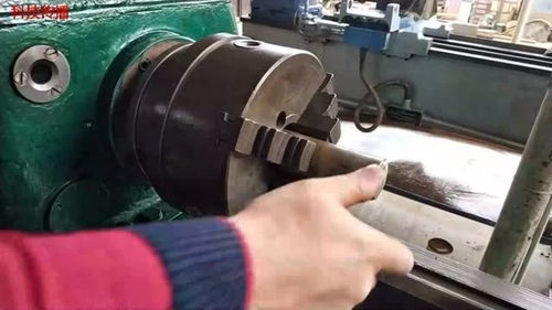 男子利用铁削和液体制作工艺品,做出来真漂亮,真是脑洞大开了